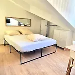 Centro Storico - Moderna E Accogliente Mansarda